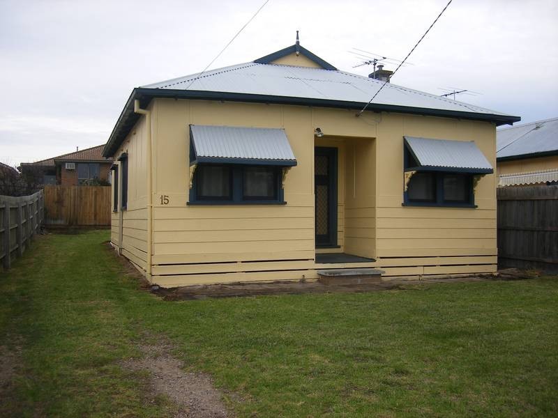 15 Third Avenue, Rosebud VIC 3939