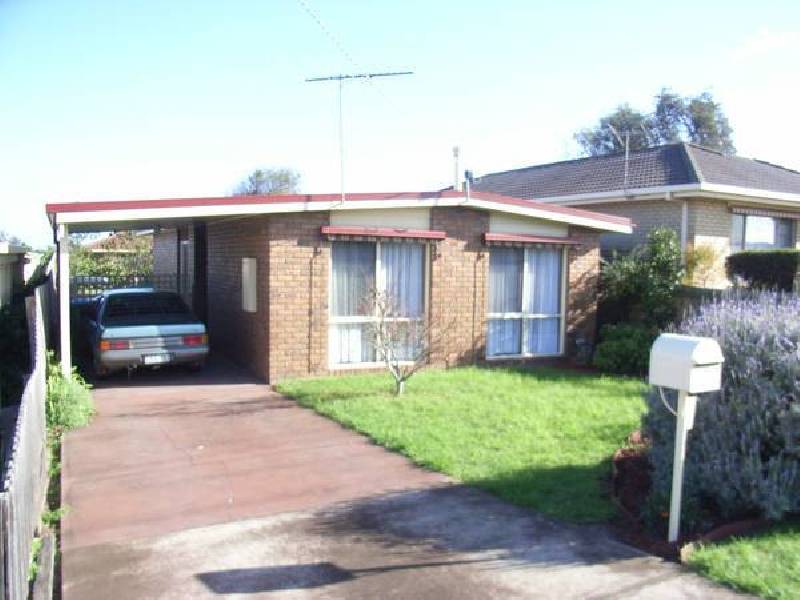 114 Fourth Avenue, Rosebud VIC 3939
