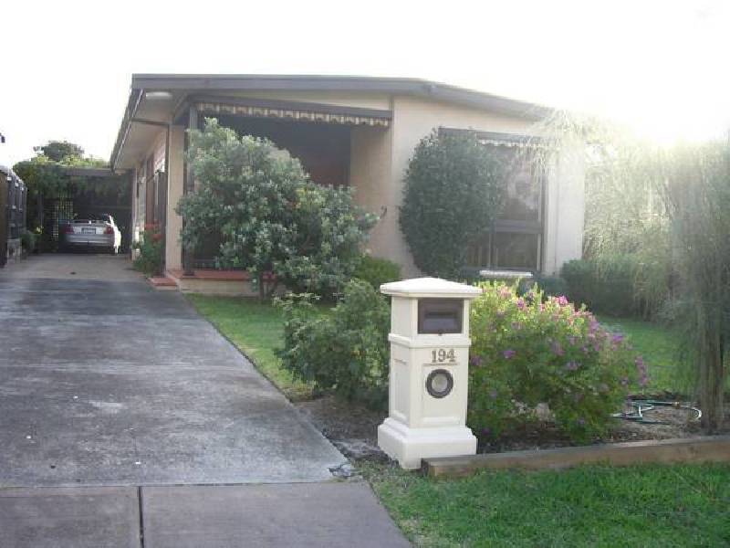 194 Ninth Avenue, Rosebud VIC 3939