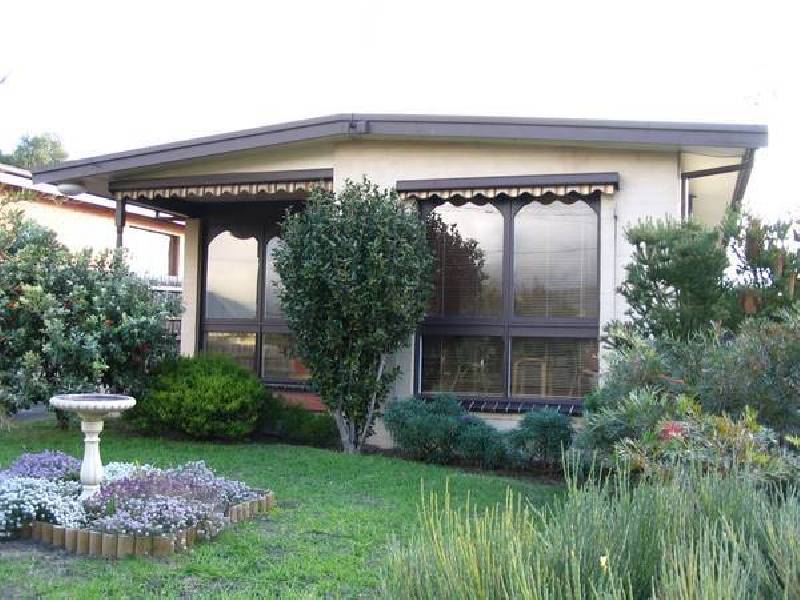 194 Ninth Avenue, Rosebud VIC 3939