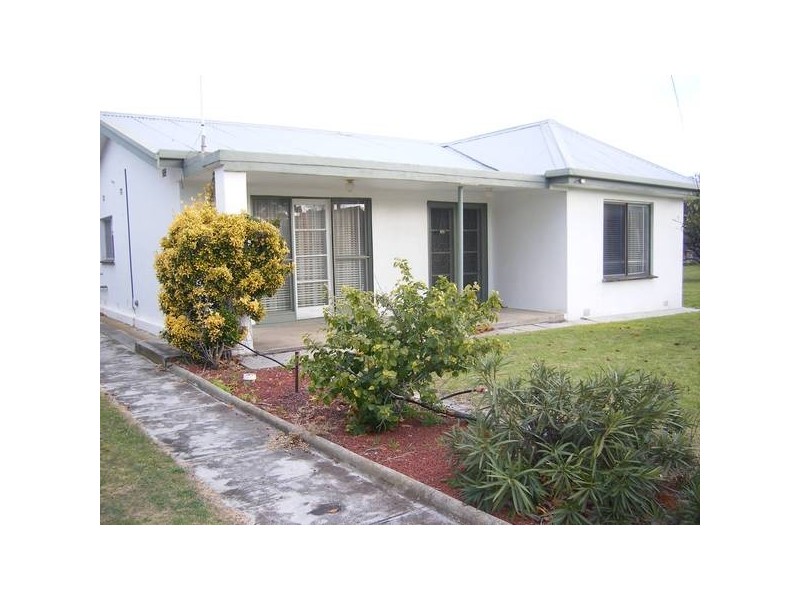 Moorfield Avenue, Rosebud West VIC 3940