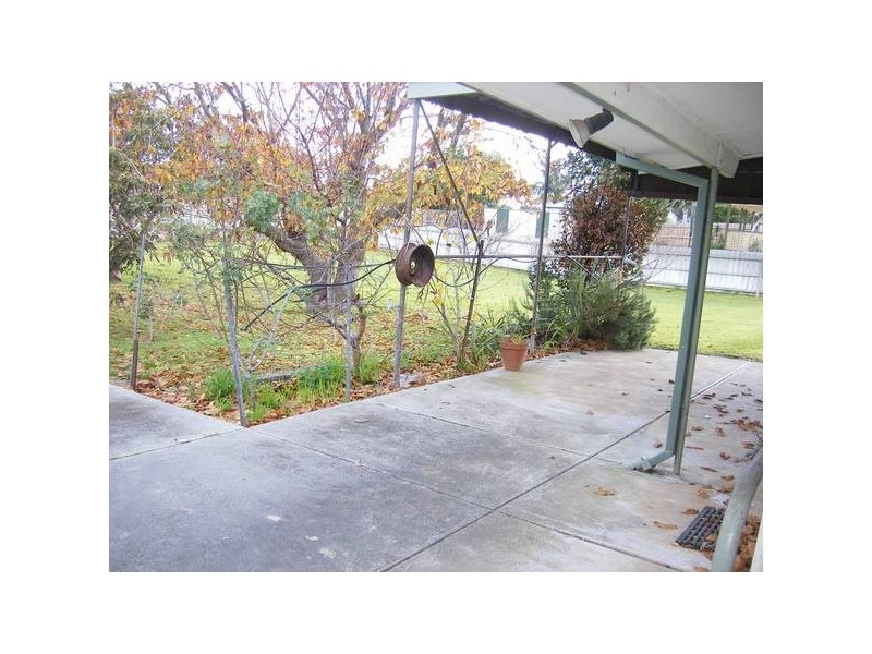 Moorfield Avenue, Rosebud West VIC 3940
