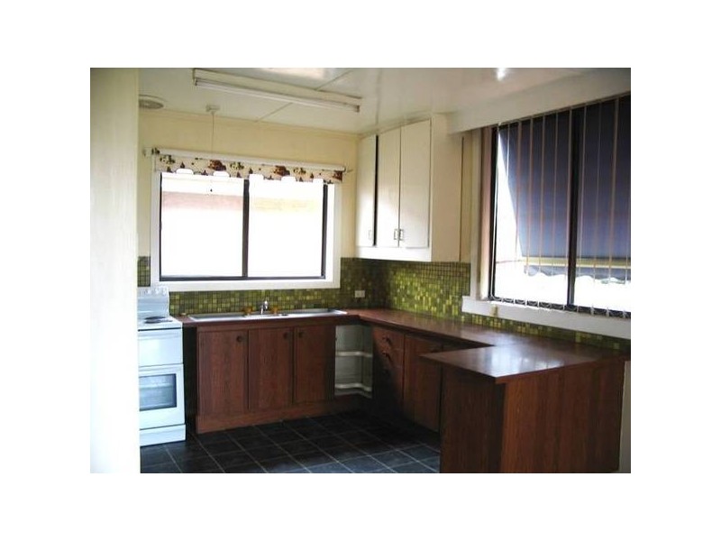 First Avenue, Rosebud VIC 3939