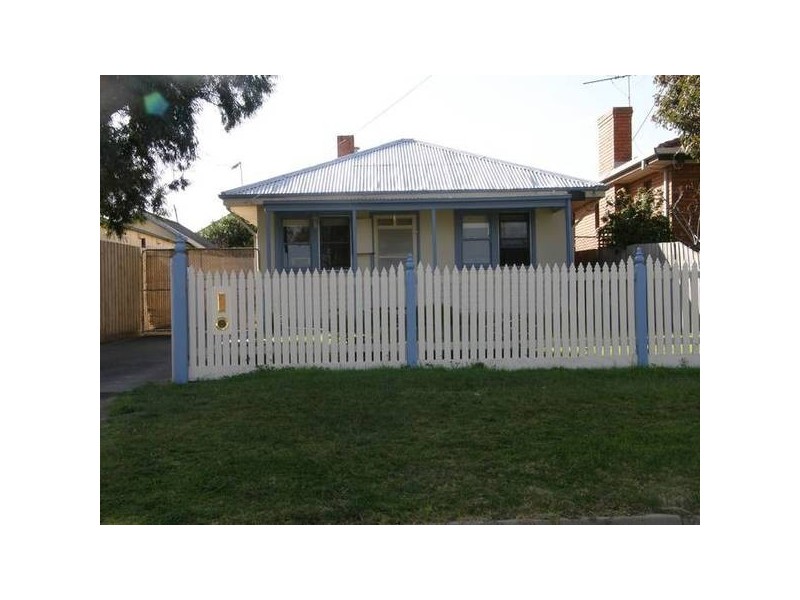 19 Third Avenue, Rosebud VIC 3939