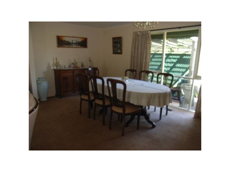 4 Cootamundra Avenue, Rosebud West VIC 3940