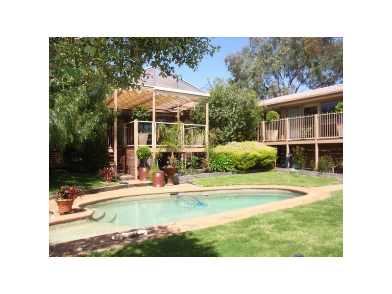 18 Grenfell Way, Rosebud VIC 3939