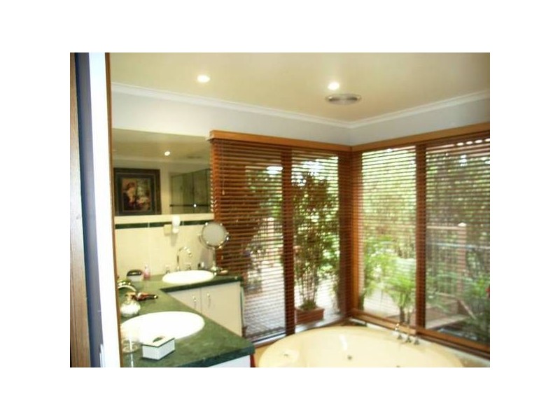 18 Grenfell Way, Rosebud VIC 3939