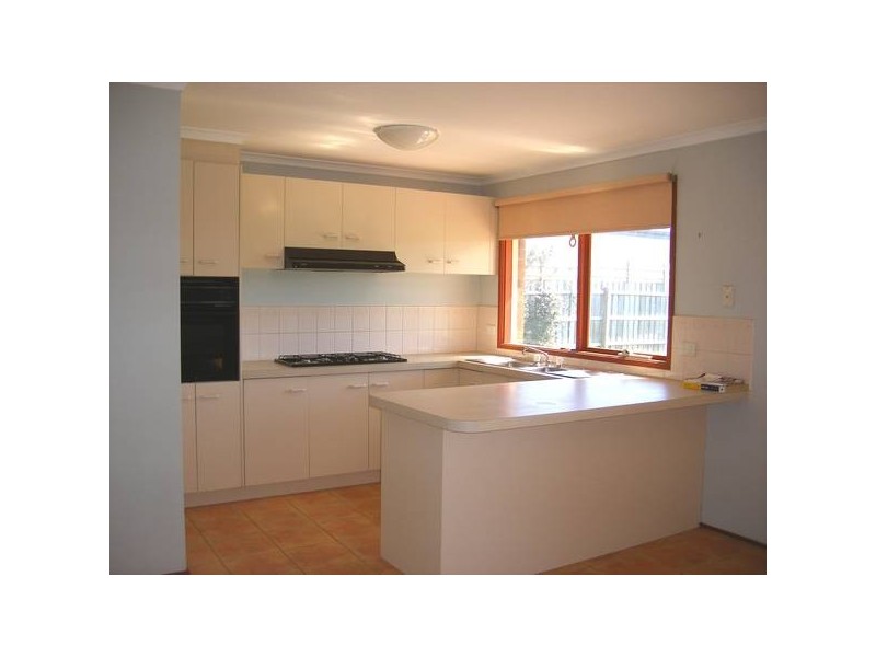 8 Lakeview Drive, Safety Beach VIC 3936