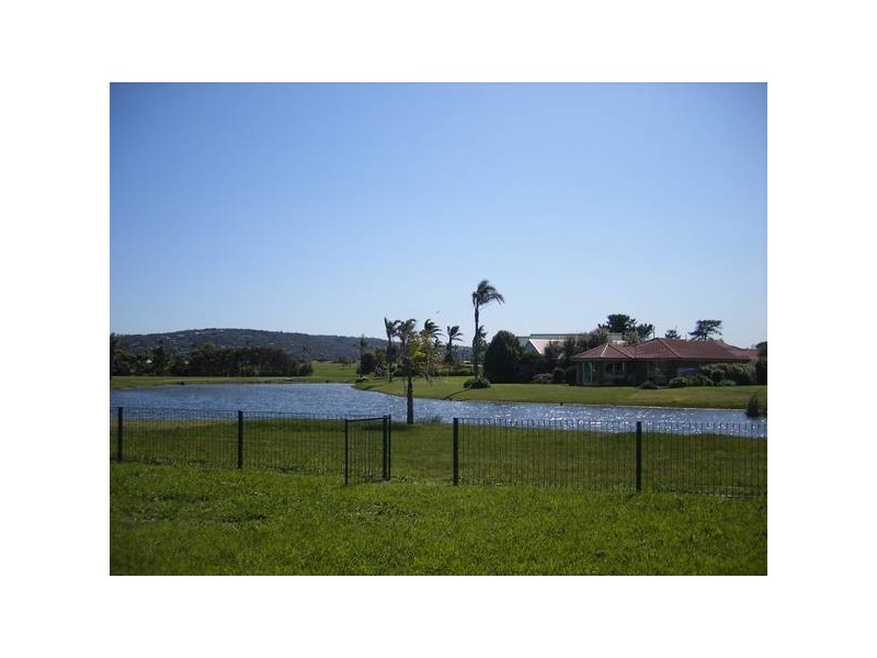 8 Lakeview Drive, Safety Beach VIC 3936