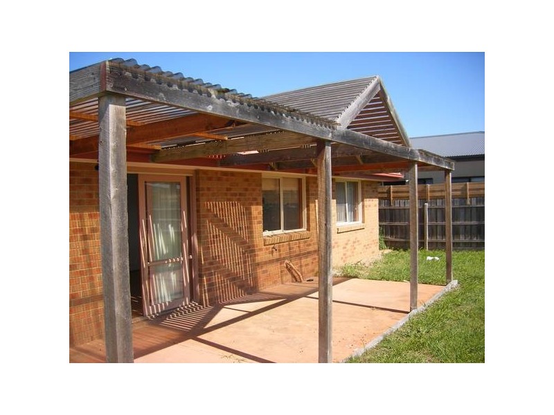 8 Lakeview Drive, Safety Beach VIC 3936