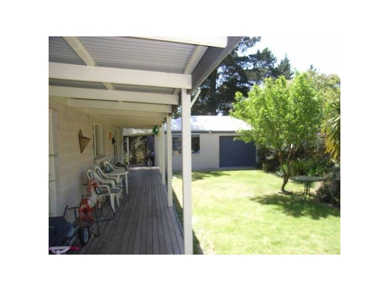 2 Cook Avenue, Rosebud VIC 3939