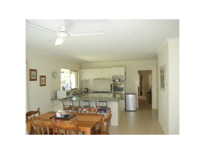 2 Cook Avenue, Rosebud VIC 3939
