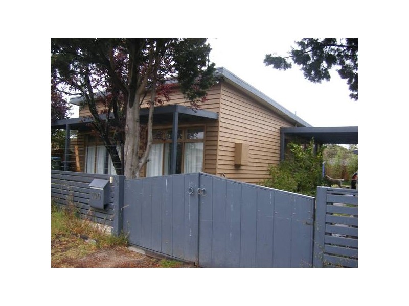 100 Spray Street, Rosebud VIC 3939