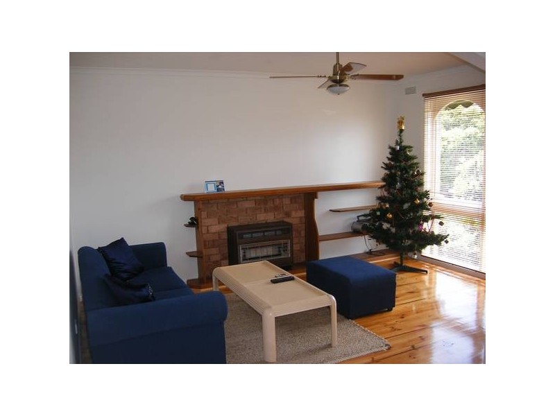 194 Ninth Avenue, Rosebud VIC 3939