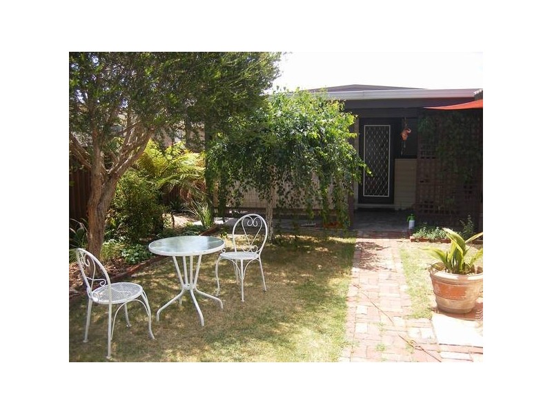 194 Ninth Avenue, Rosebud VIC 3939