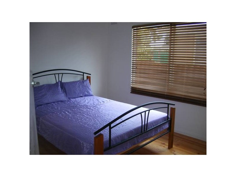 194 Ninth Avenue, Rosebud VIC 3939