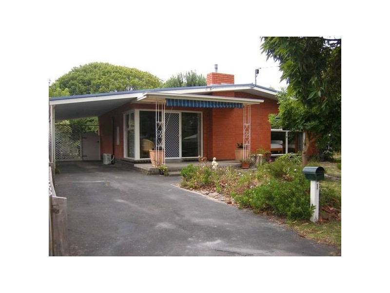 1 Overlea Avenue, Rosebud VIC 3939