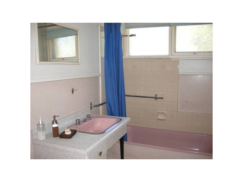 1 Overlea Avenue, Rosebud VIC 3939