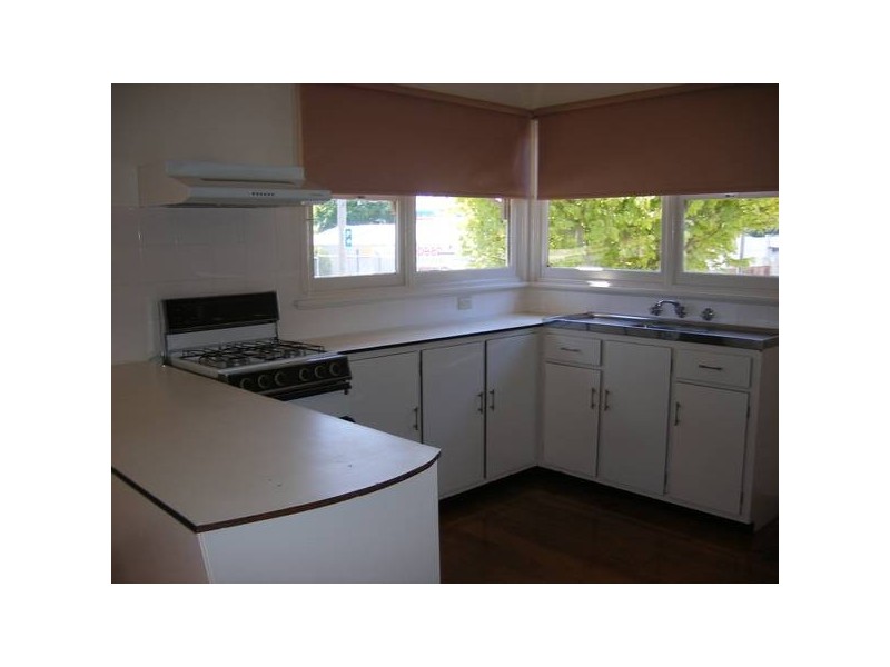 17 First Avenue, Rosebud VIC 3939