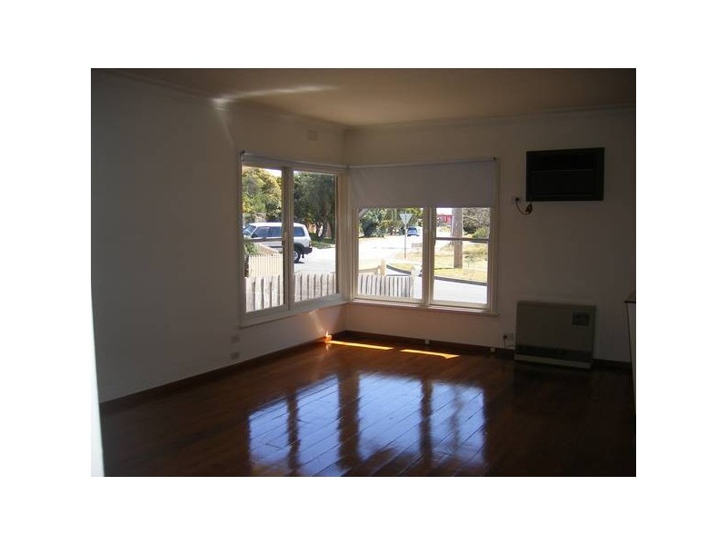 17 First Avenue, Rosebud VIC 3939