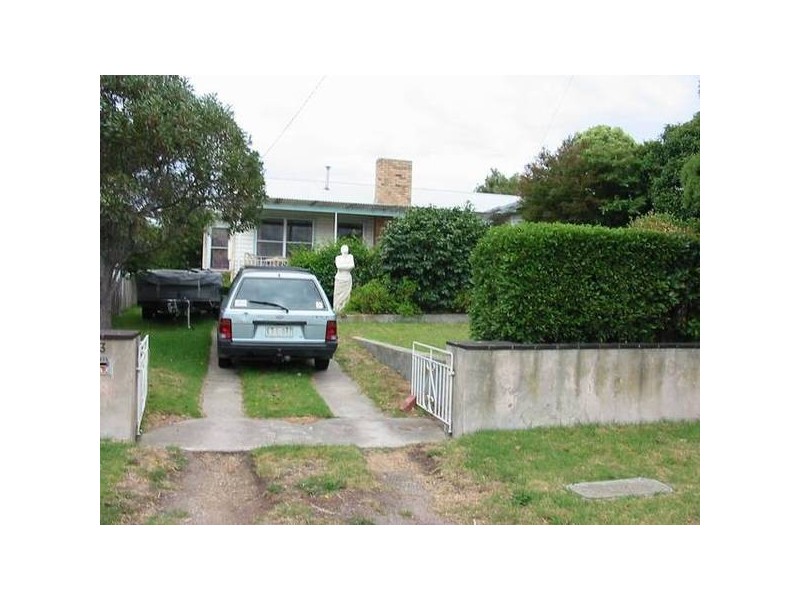 13 Moorfield Avenue, Rosebud VIC 3939