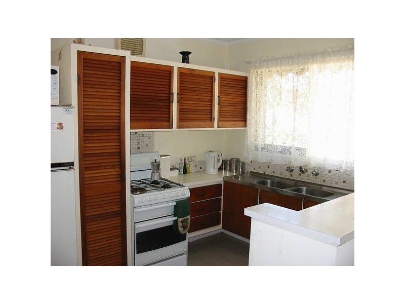 95 Fifth Avenue, Rosebud VIC 3939