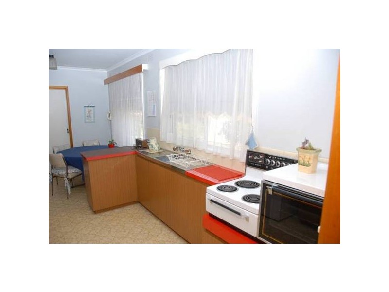 10 Koorong Avenue, Rosebud VIC 3939