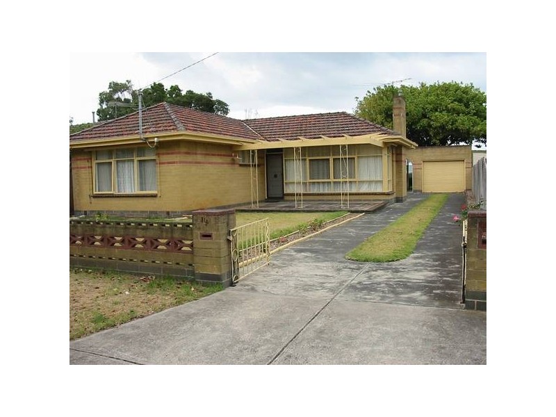 14 Thomas Street, Rosebud VIC 3939