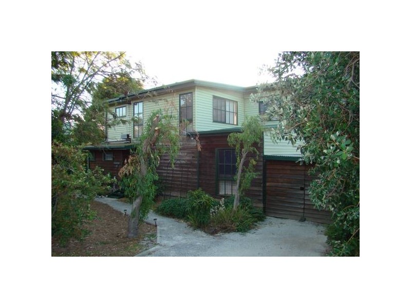 8 Hillman Avenue, Mccrae VIC 3938