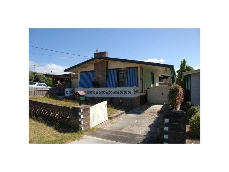 42 Sixth Avenue, Rosebud VIC 3939