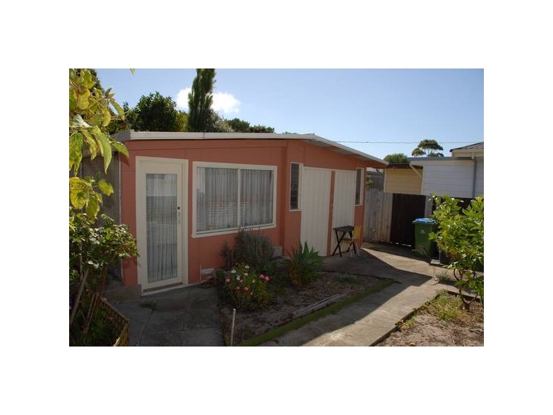 42 Sixth Avenue, Rosebud VIC 3939