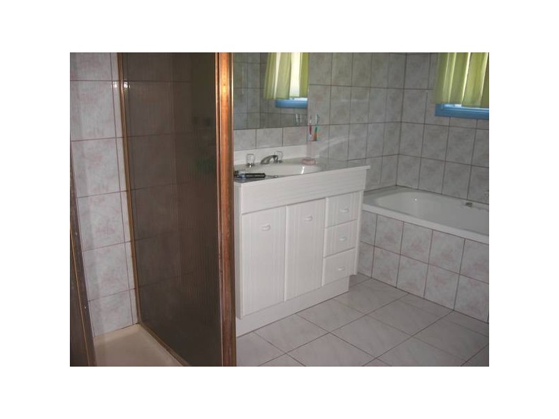 43 Tarwarri Avenue, Rosebud West VIC 3940