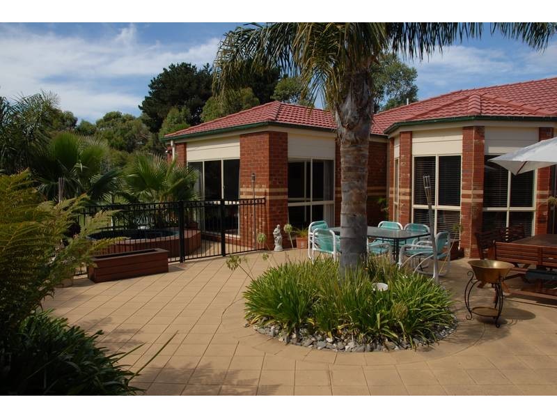14 Hartigan Court, Rosebud VIC 3939