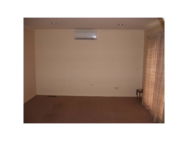 4 Cootamundra Avenue, Rosebud West VIC 3940