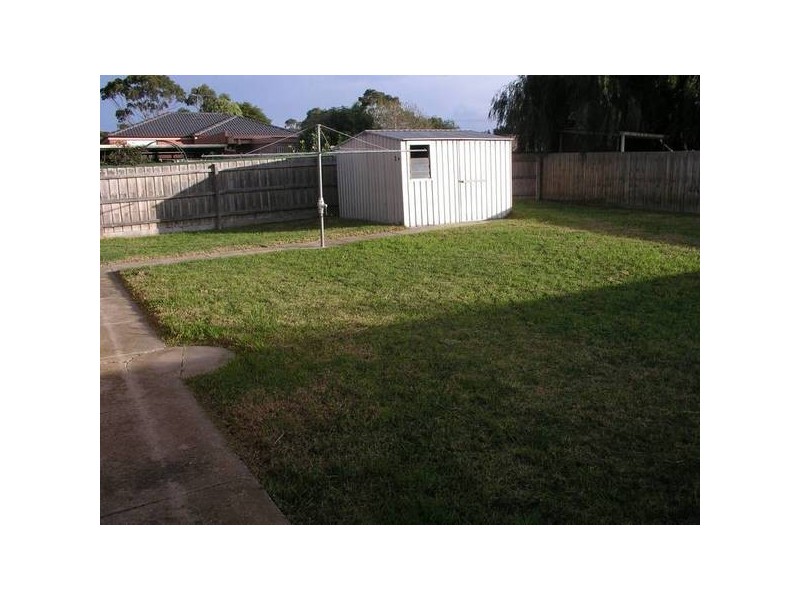 20 Barragowa Drive, Rosebud West VIC 3940
