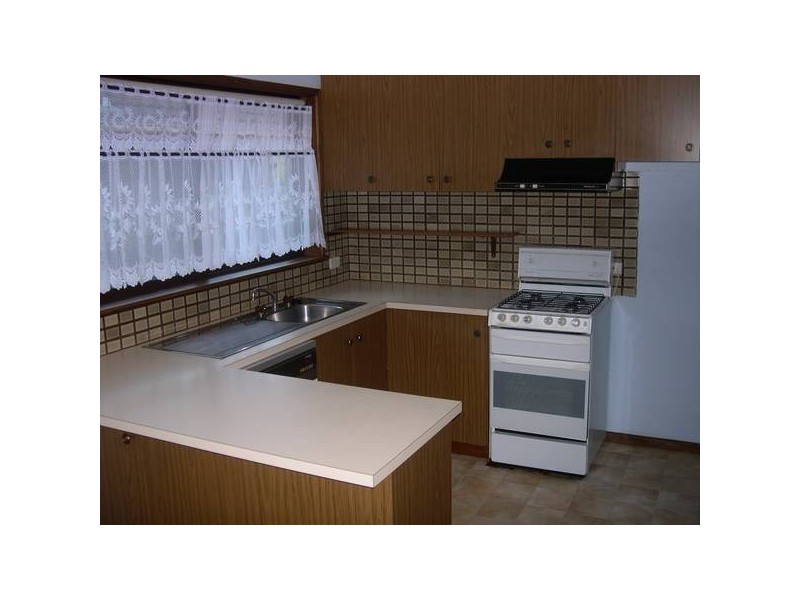 119 Eighth Avenue, Rosebud VIC 3939