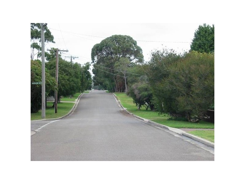 28 Whitehead Grove, Rosebud VIC 3939