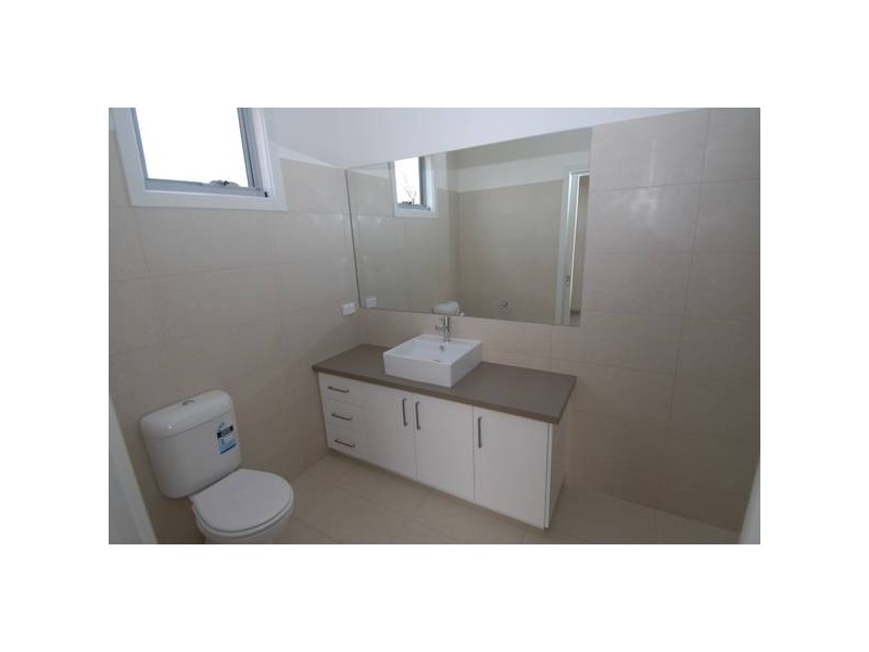 8 Parkmore Road, Rosebud VIC 3939