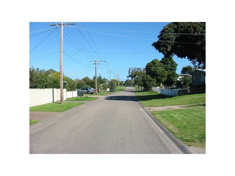 120 Ninth Avenue, Rosebud VIC 3939