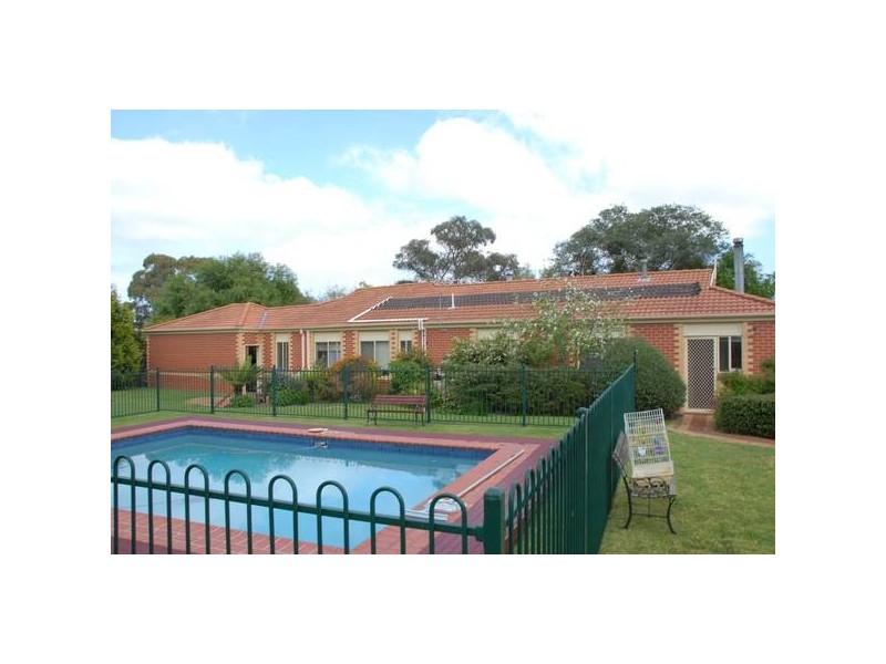 11 Cleek Crescent, Rosebud VIC 3939