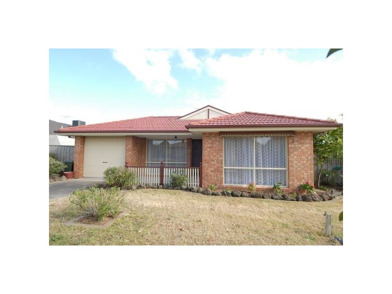 16 Dunstone Drive, Rosebud VIC 3939