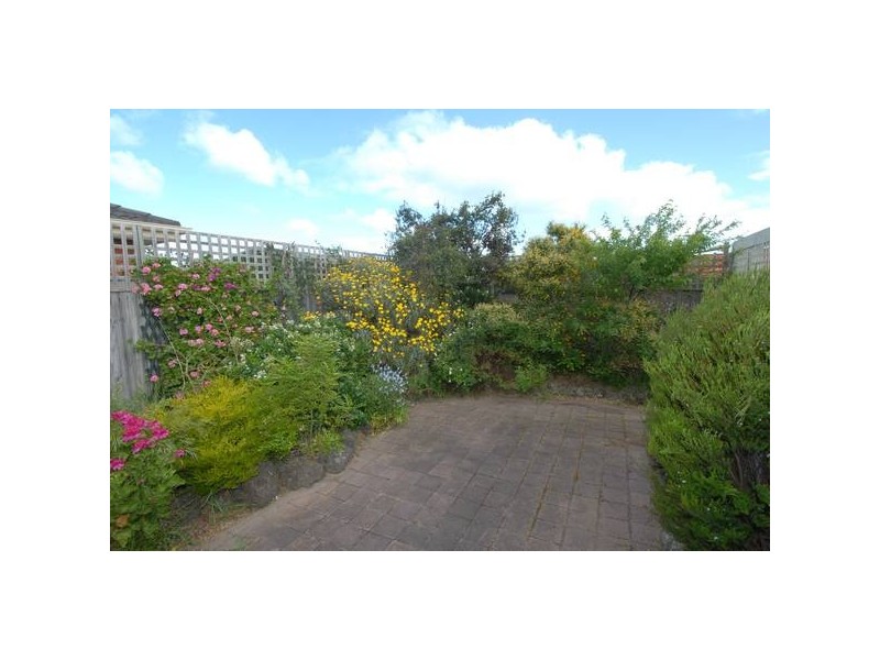 16 Dunstone Drive, Rosebud VIC 3939