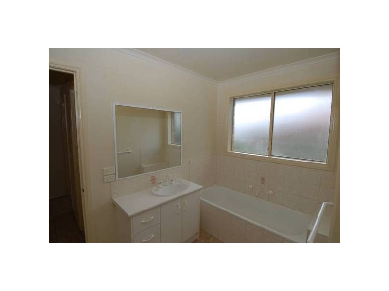 16 Dunstone Drive, Rosebud VIC 3939