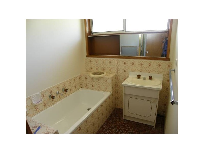 33 Leisure Way, Rosebud VIC 3939