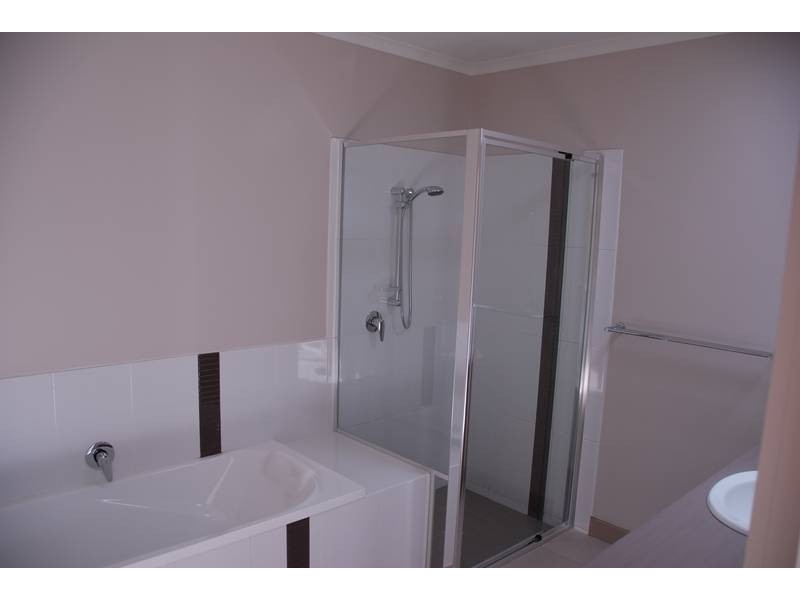 2/2 Phillip Street, Rosebud VIC 3939