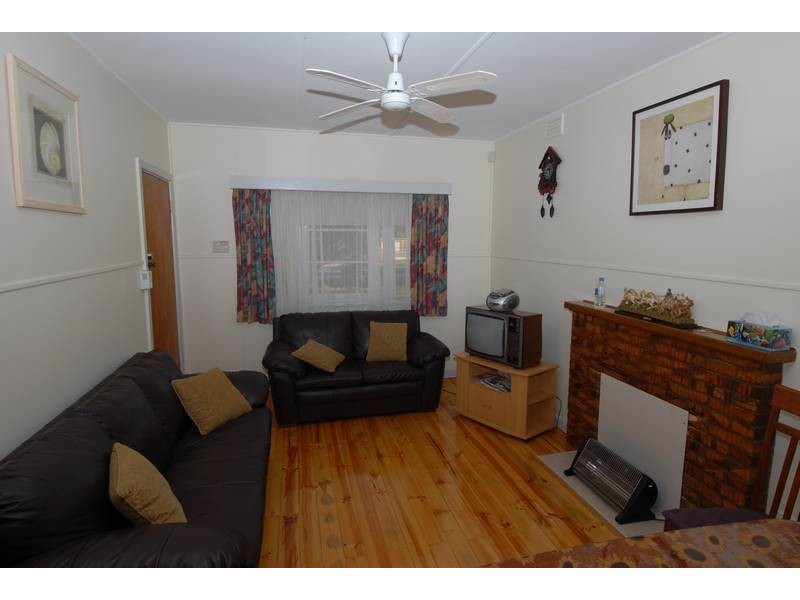 42 Broadway, Rosebud West VIC 3940