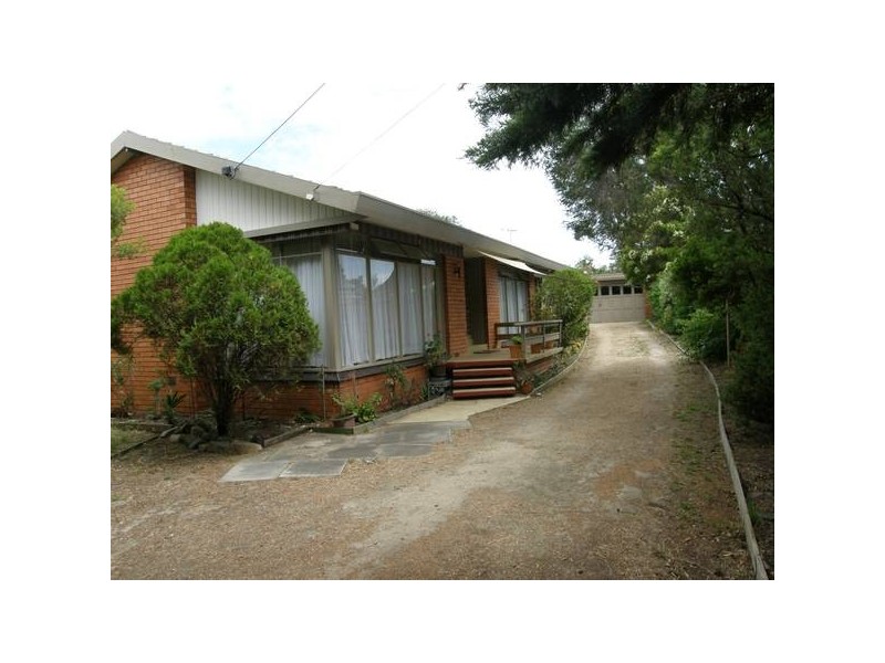 16 Broadway, Rosebud West VIC 3940