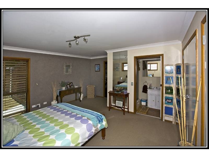 61 Cominan Ave, Banora Point NSW 2486