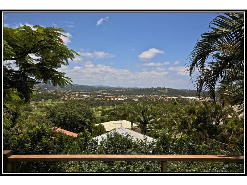 61 Cominan Ave, Banora Point NSW 2486