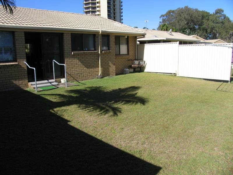 19/22a Kirkwood Rd, Tweed Heads South NSW 2486